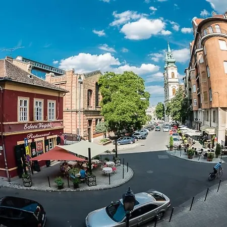 Cosy In Buda بودابست