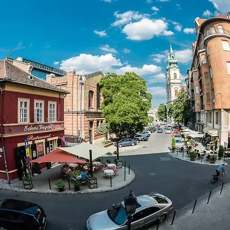 Cosy In Buda Будапешт